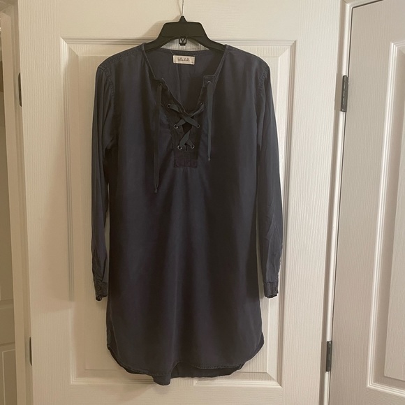BELLA DAHL Navy Blue Dress with Lace Up Detail and Roll Up Sleeves - Picture 5 of 11